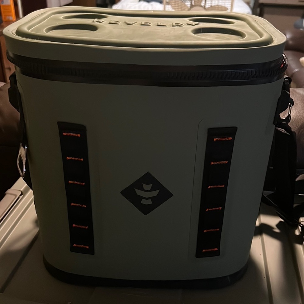 Revelry backpack cooler